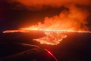 Vulkanausbruch auf der Halbinsel Reykjanes in Island. - Foto: -/Civil Protection in Iceland via AP/dpa