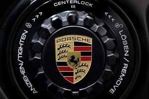 Der Sportwagenbauer Porsche hat 2024 weniger Autos verkauft als zuvor. (Archivbild) - Foto: Marijan Murat/dpa