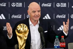 FIFA-Präsident Gianni Infantino bekam für seine WM-Pläne keinerlei Widerspruch. - Foto: Noah K. Murray/AP/dpa