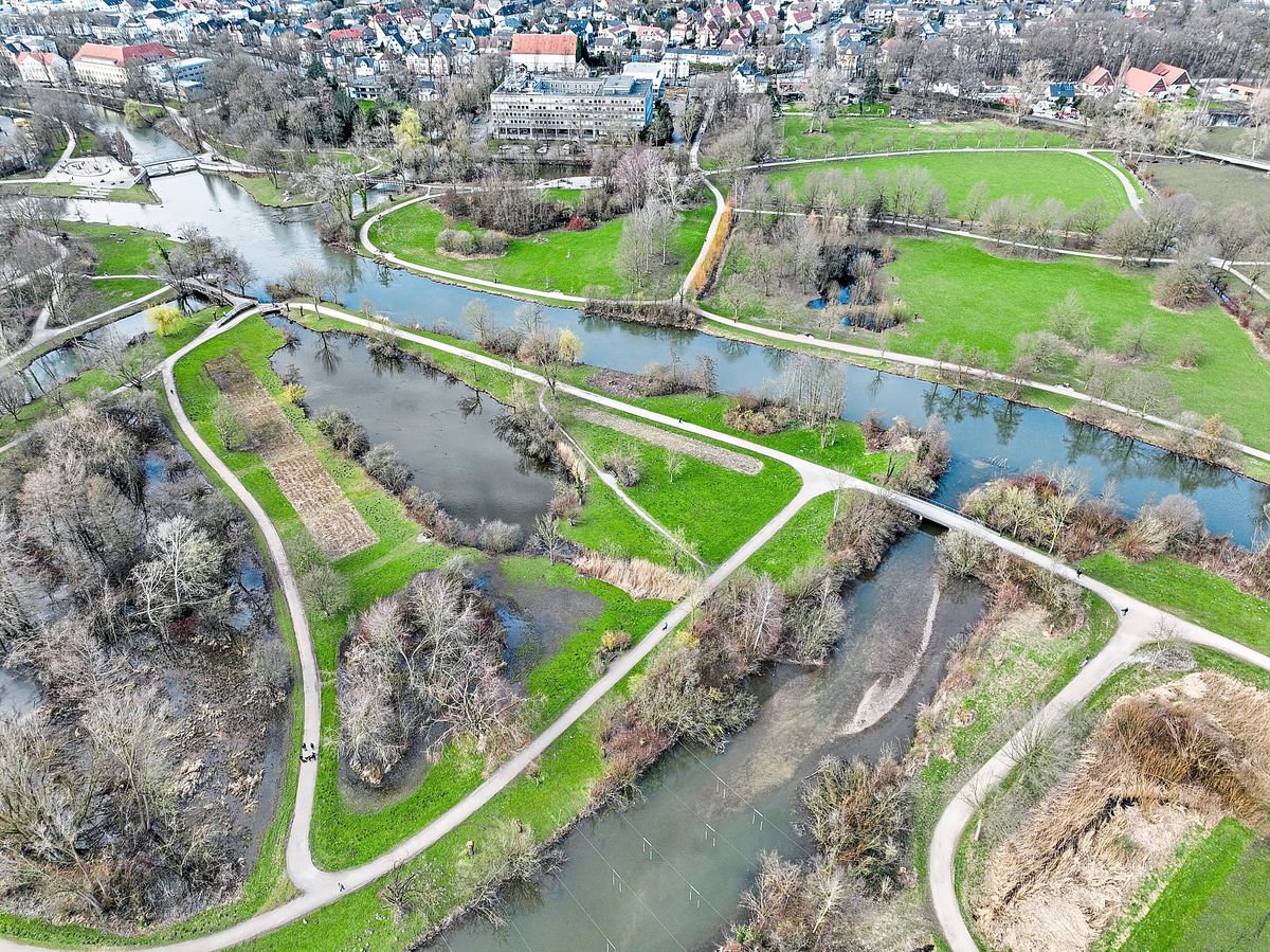 Angler und Kanuten plädierten für ein möglichst fixes Ausbaggern des Sandes in der Lippe. Foto: Eickhoff