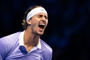 Alexander Zverev spielt in Turin um den Finaleinzug gegen Taylor Fritz. - Foto: Marco Alpozzi/LaPresse via ZUMA Press/dpa