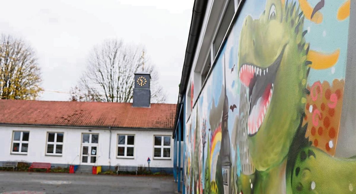 Viel Asphalt, wenig Spielmöglichkeiten: Der Schulhof in Horn soll umgestaltet werden. Archivfoto: Dietz