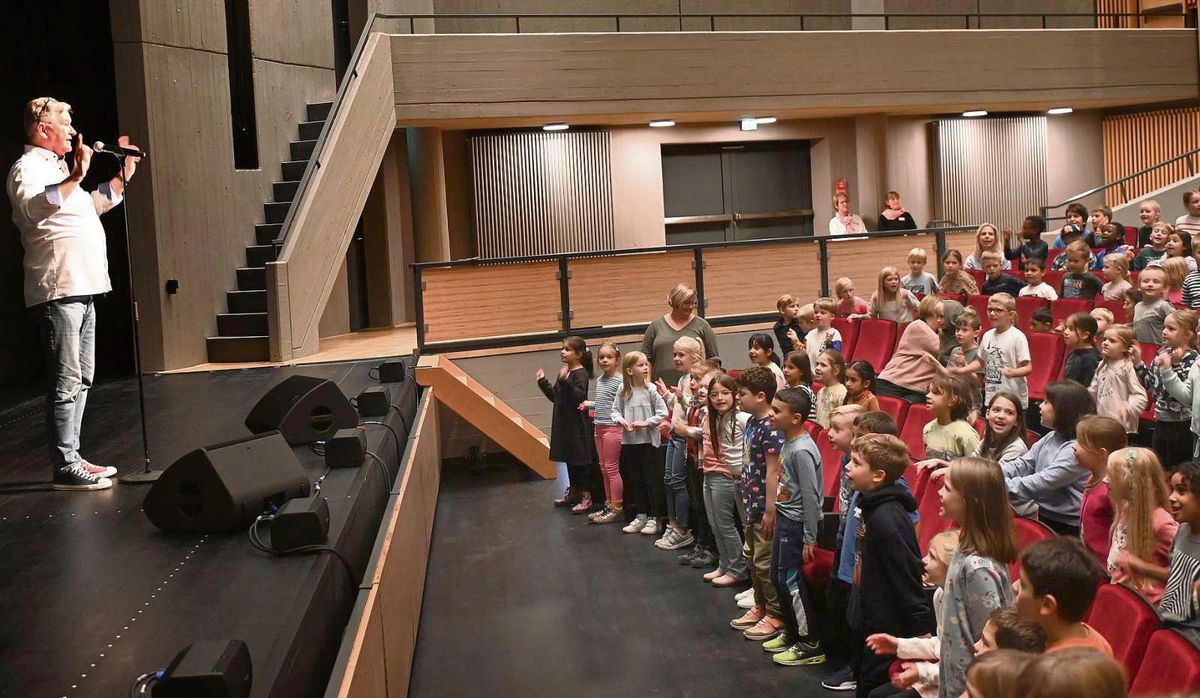 Der größte Kinderchor Lippstadts: Rund 1500 Kinder aus 13 Lippstädter Schulen haben sich auf die beiden Klimakonzerte vorbereitet. Fotos: Tuschen