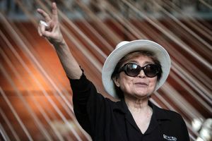 Ein Fahrer hat die Uhr bei Yoko Ono gestohlen, ist das Gericht überzeugt. (Archivbild) - Foto: Sashenka Gutiérrez/EFE/dpa