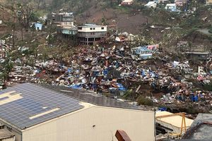 Das Unwetter hinterließ in Mayotte eine Spur der Verwüstung (Foto aktuell). - Foto: Kwezi/AFP/dpa