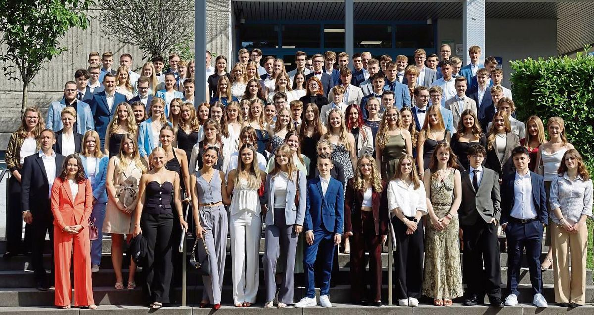 Das Zeugnis in der Tasche: 103 Abiturienten entlässt das Gymnasium Antonianum in diesem Jahr. Foto: Bertermann