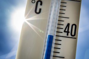 Hitze kann zu gesundheitlichen Problemen führen. - Foto: Frank Rumpenhorst/Deutsche Presse-Agentur GmbH/dpa