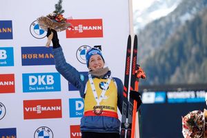 Zufrieden mit ihren Auftritten in Antholz: Franziska Preuß - Foto: Alessandro Trovati/AP/dpa