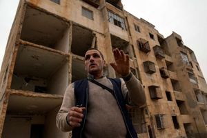 Die Syrien-Rückkehrer finden häufig zerstörte Häuser vor, wie hier im Stadtteil Masaken Hanano in Aleppo. (Archivbild) - Foto: Khalil Hamra/AP/dpa