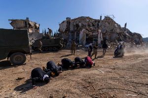 Viele Bewohner im Südlibanon finden bei der Rückkehr in ihre Dörfer Verwüstung vor. - Foto: Hassan Ammar/AP/dpa