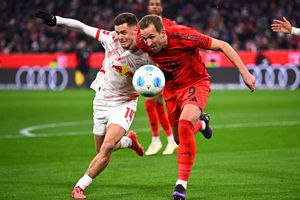 Harry Kane (r), hier im Zweikampf mit Leipzigs Christoph Baumgartner, tat der Offensiv-Abteilung des FC Bayern gut. - Foto: Tom Weller/dpa