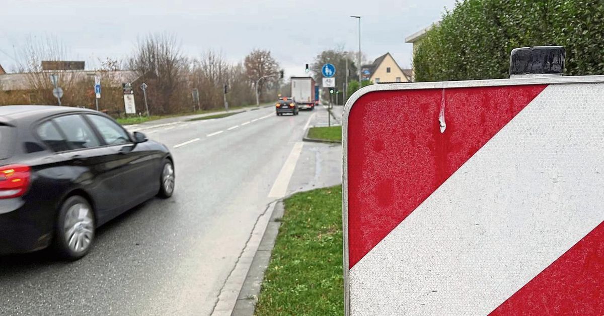 Die Jugendliche wollte die Straße an der Fußgängerampel nahe der Avia-Tankstelle überqueren. Foto: Dietz