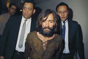 Eine Doku-Serie über Charles Manson enthält bisher unveröffentlichte Telefonate mit dem früheren Sektenführer. (Archivbild) - Foto: -/AP/dpa