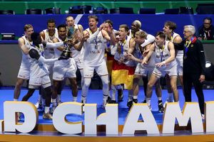 Deutschlands Basketballer wollen auch bei Olympia eine Medaille. - Foto: Matthias Stickel/dpa