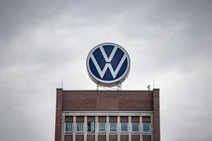 VW soll 177 Millione Euro Schadnersatz an seinen rusisschen Ex-Partner Gaz zahlen. - Foto: Sina Schuldt/dpa