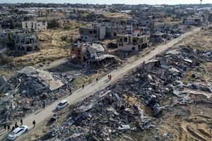 Im weitgehend verwüsteten Gazastreifen hat nach mehr als 15 Monaten Krieg eine Waffenruhe begonnen. - Foto: Jehad Alshrafi/AP/dpa