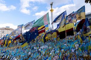 Die Ukraine trauert um die vielen Tausend Opfer des Krieges. - Foto: Andreas Stroh/ZUMA Press Wire/dpa