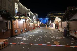 Bei dem Anschlag auf den Weihnachtsmarkt in Magdeburg gibt es Tote und viele Verletzte. - Foto: Heiko Rebsch/dpa