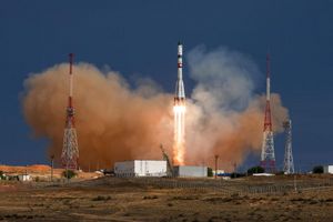 Vom russischen Weltraumbahnhof in Baikonur (Kasachstan) fliegen immer wieder Kosmonauten und Astronauten gemeinsam zur ISS. (Archivbild) - Foto: Ivan Timoshenko/Roscosmos space corporation/AP