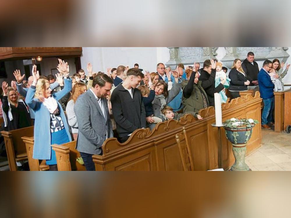 Gut gefüllte Gottesdienste – wie hier bei einer Taufe in Dinker – sind inzwischen die Ausnahme.
