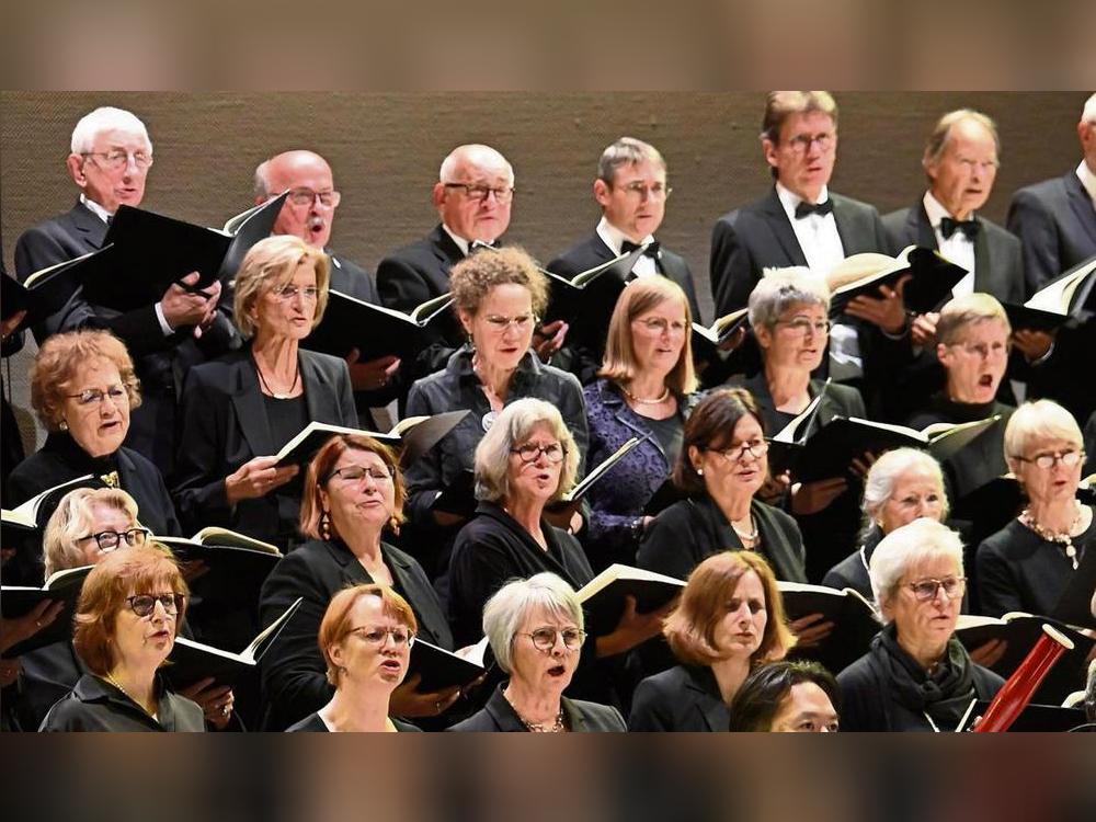 Die Konzertchöre der Städtischen Musikschulen aus Lippstadt und Hamm hatten zum Konzert geladen. Fotos: Tuschen