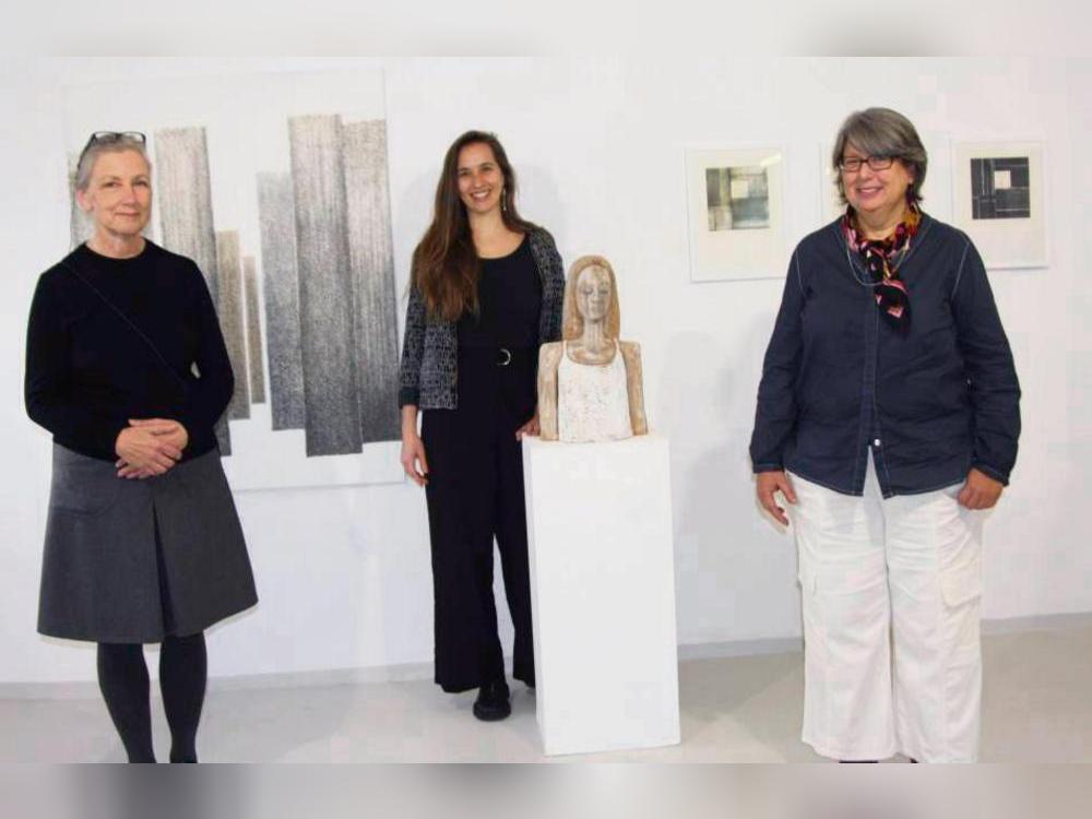 Doris Junker, Franziska Gußmann und Uschi Krempel (v.l.) stellen gemeinsam aus.