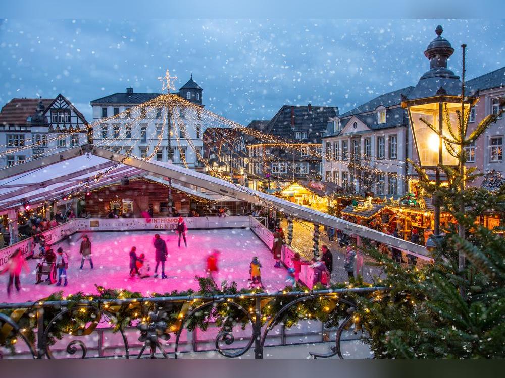 Eiskaltes Vergnügen gibt es beim Schlittschuhlaufen auf dem Lippstädter Weihnachtsmarkt. 