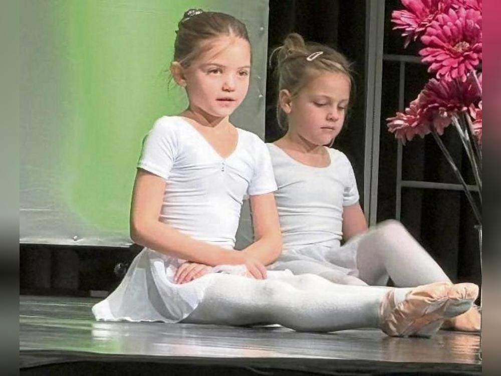 Die Ballettschülerinnen der Musikschule Anröchte probten für ihre Aufführung am Samstag. Foto: Meschede