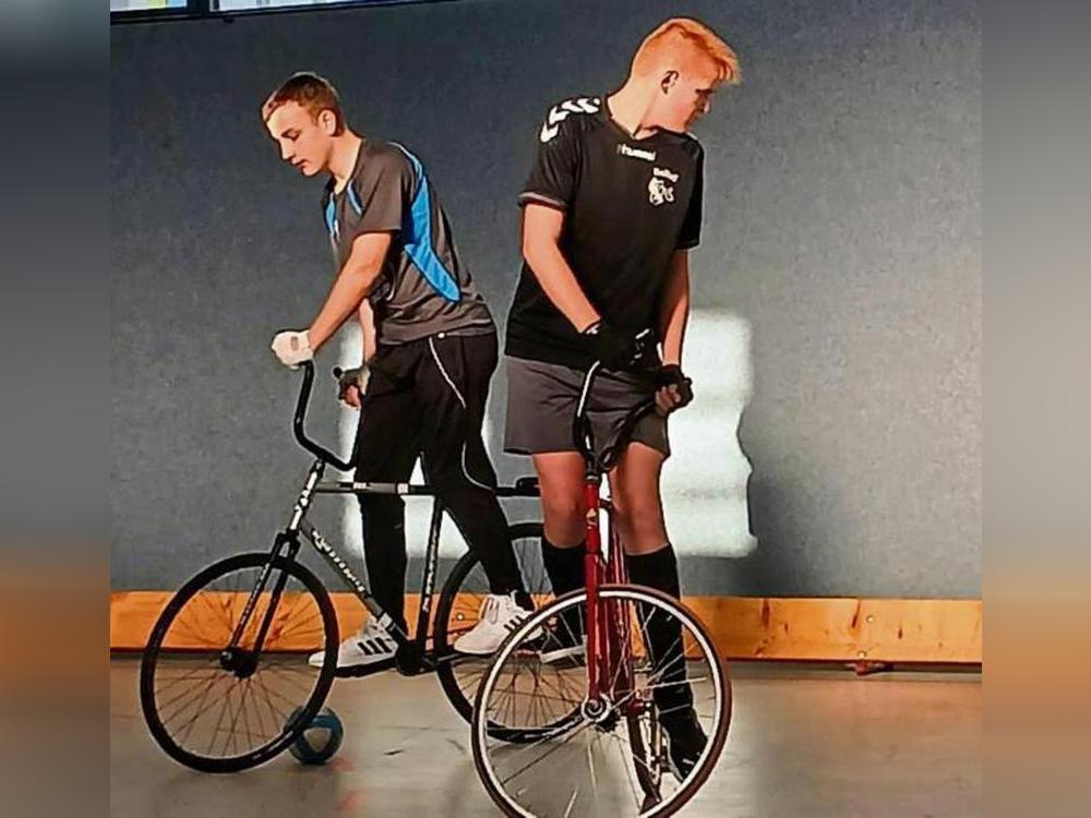 Erik Wessel (l.) und sein U17-Teamkollege Emil Krüger hatten sich von ihrer Auftaktniederlage schnell erholt und feierten im Anschluss noch zwei deutliche Erfolge.