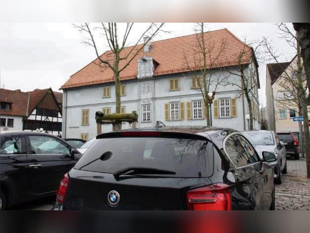 Auch künftig ein Parkparadies: der Marktplatz. Ein neues Museum wird hier so bald nicht entstehen. Foto: Balzer