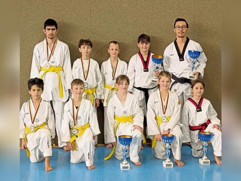 Gut in Szene setzten sich die Taekwondosportler der DJK Erwitte beim Championship in Delbrück, wo über 300 Sportler aus ganz Deutschland um Pokale und Medaillen kämpften.