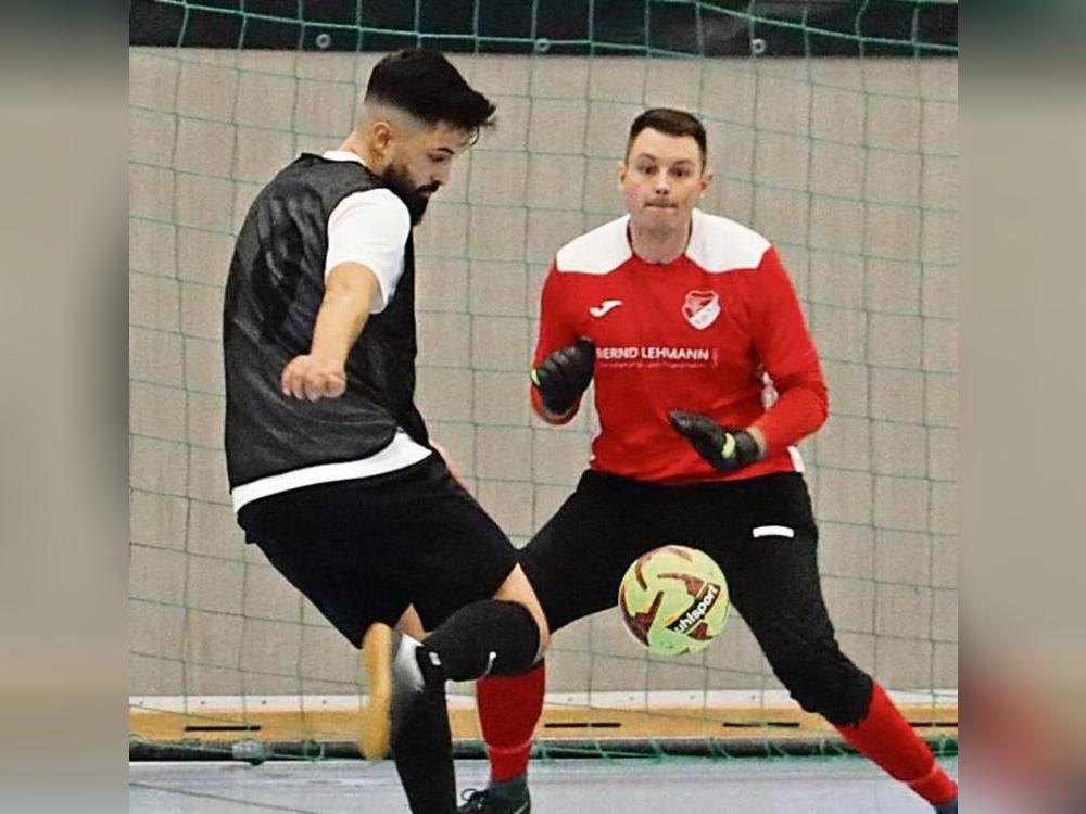 Torhüter Michael Schirk und der TSV Rüthen haben nun doch für die Masters-Vorrunde in Warstein gemeldet. Foto: Heinke