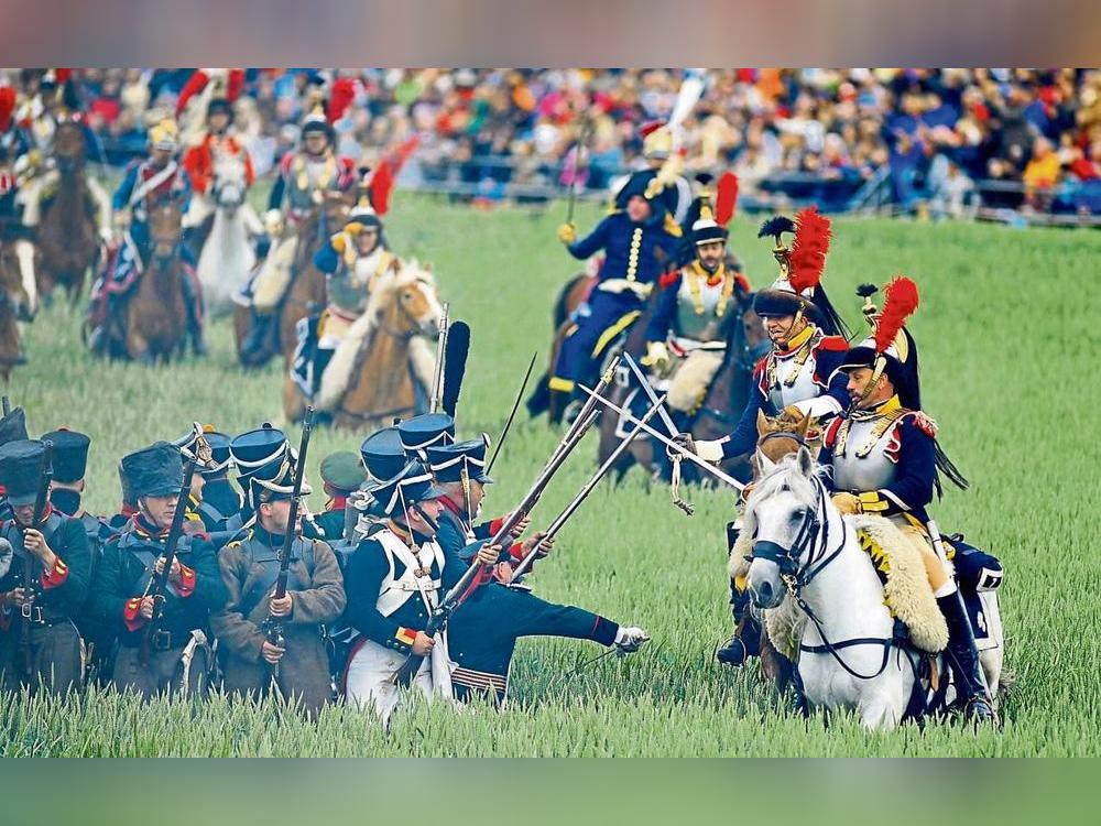 Die Schlacht von Waterloo wurde schon mehrfach nachgestellt – diese Szene stammt aus dem Jahr 2010. Gegen Napoleon auf dem Schlachtfeld stand 1815 auch ein Anröchter. Foto: dpa