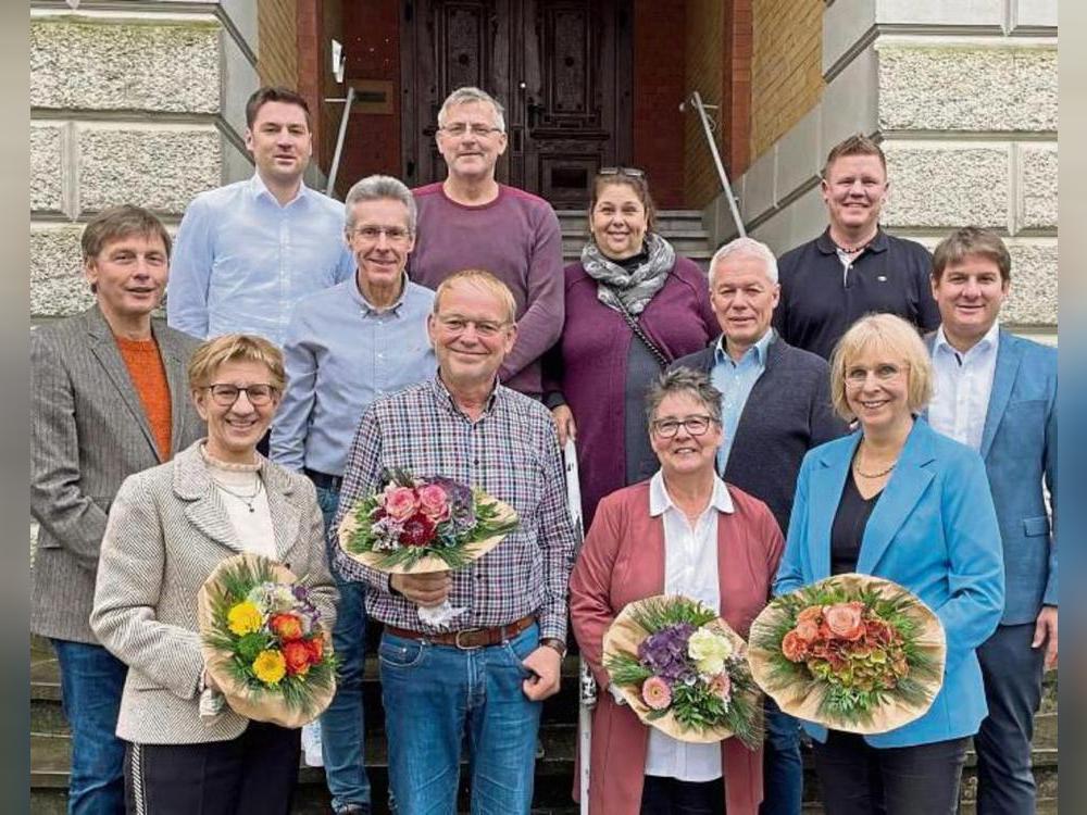 Gleich vier Dienstjubiläen wurden jetzt bei der Stadtverwaltung gefeiert. Foto: Stadt Geseke