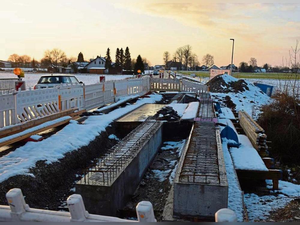 Der Radweg zwischen Störmede und der Kernstadt ist in großen Teilen fertig. Ein wichtiger Abschnitt steht aber immer noch aus: die geplante Verbreiterung der Brücke. Foto: Kossack