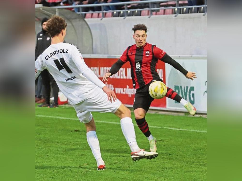 Verdacht auf Muskelfaserriss: Nils Köhler (r.) verletzte sich während der Masters-Endrunde in Soest und fällt beim SV Lippstadt für unbestimmte Zeit aus. Foto: Lütkehaus