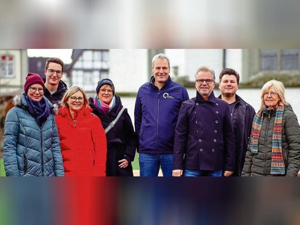 Unser Bild zeigt Tschenses Team „Gemeinsam für Lippstadt“ (v.l.): Marit Frenzel, Finn Tschense, Marlies Stotz, Leonie Stotz, Alexander Tschense, Uwe Schemmann, Lenn Barkey und Gabi Schulte-Döinghaus.