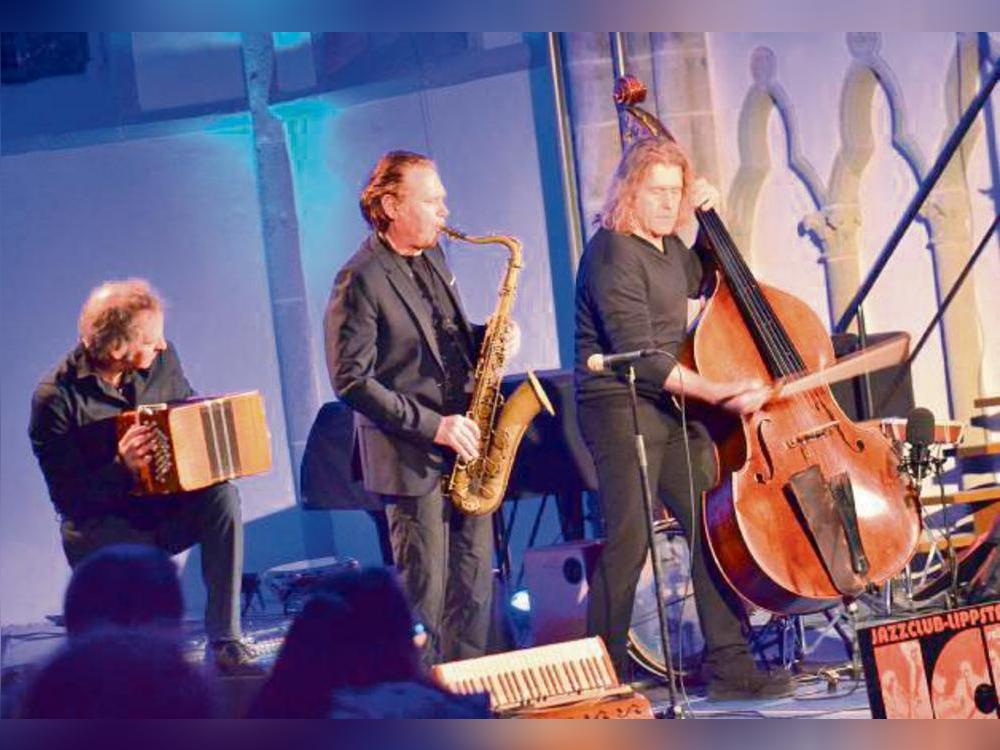 Andreas Hinterseher, Mulo Francel und D.D. Lowka (v.l.) von Quadro Nuevo beim Jazzclub-Konzert in der Lippstädter Jakobikirche. Foto: Gröbing