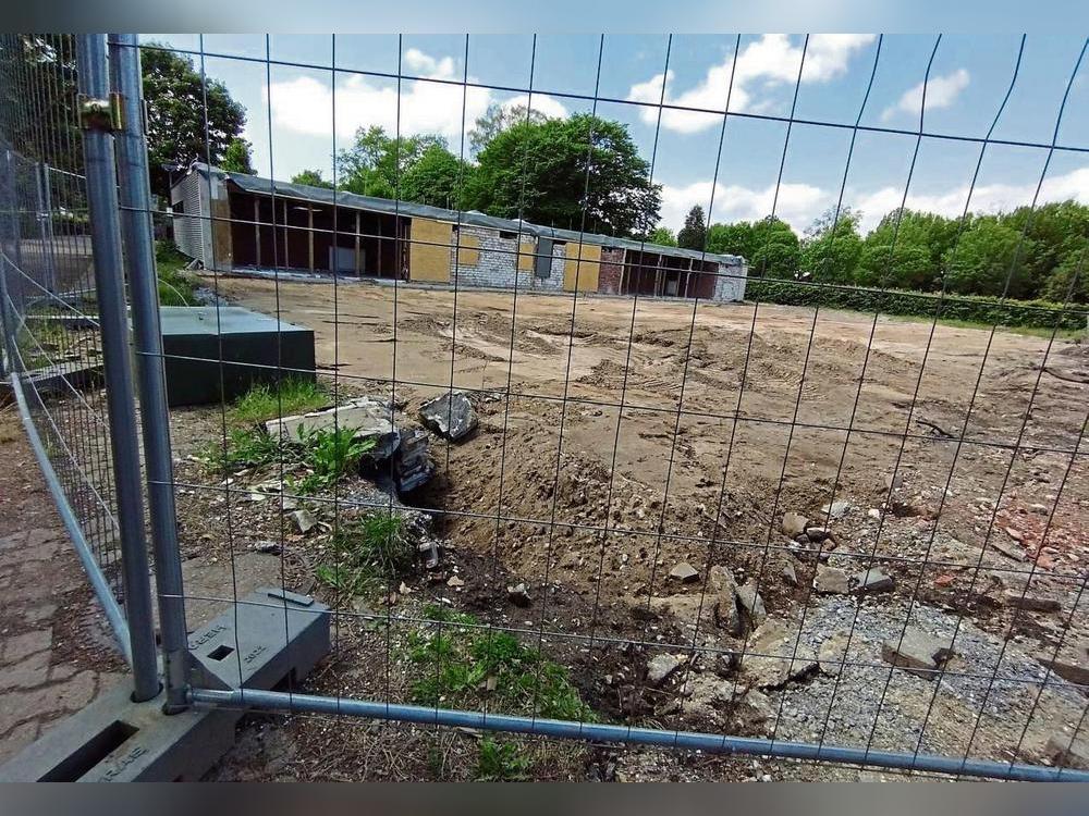 Silberstreif am Horizont: Ende April starten an der Moorkampstraße in Lipperode die Bauarbeiten für die neue Turnhalle. In zehn Monaten sollen die Arbeiten abgeschlossen sein. Archivfoto: Niggenaber