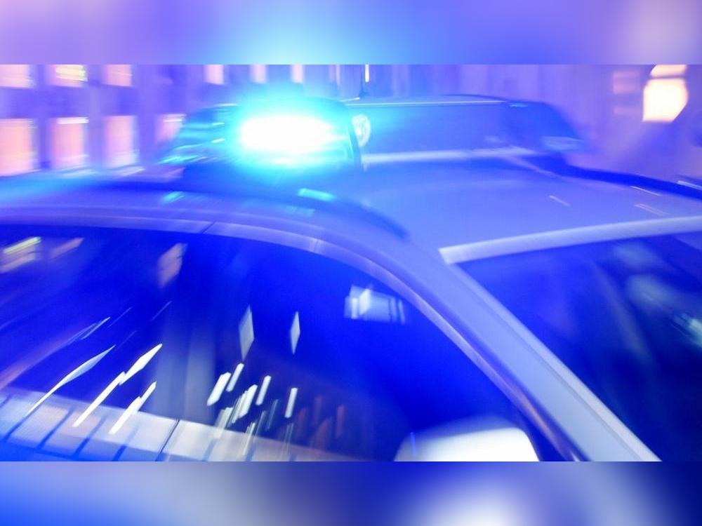 Ein Mann (52) ist am frühen Sonntagmorgen in Lippstadt von einem oder mehreren Tätern angegriffen, massiv verletzt und ausgeraubt worden. Laut Polizei ereignete sich die Tat an der Stirper Straße/ Akazienstraße. Foto: dpa