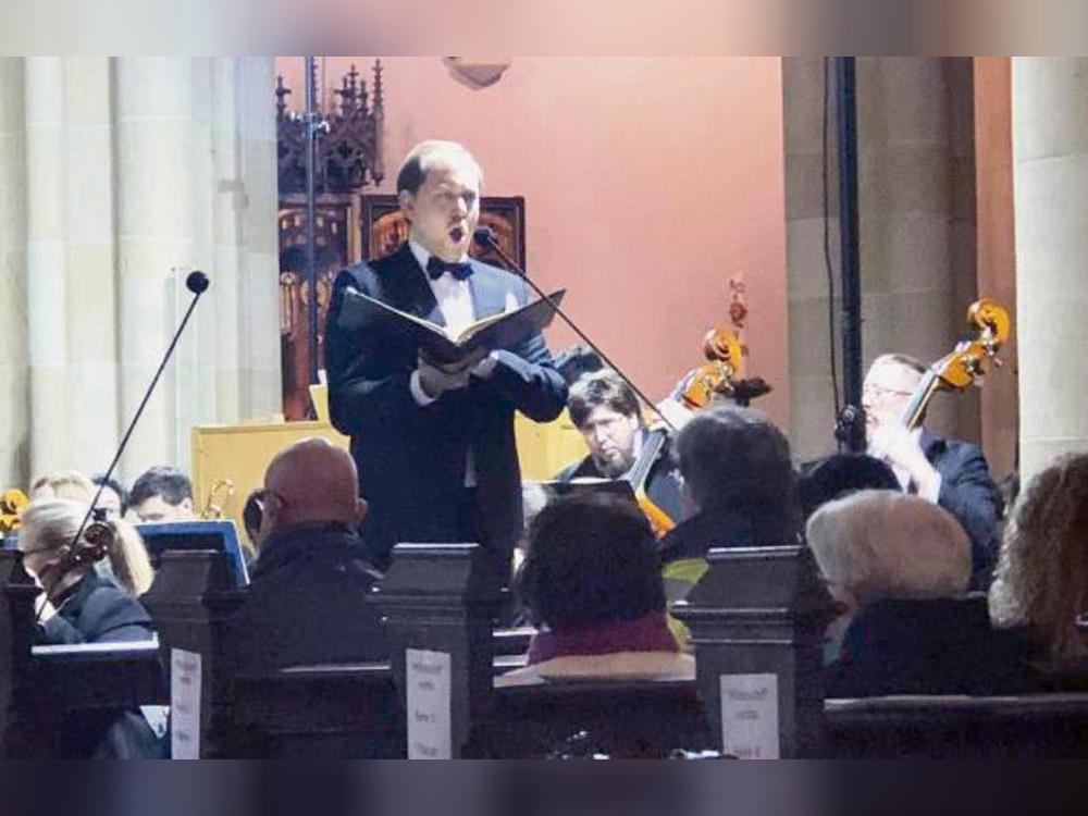 Bassist Ansgar Teis in der Nicolaikirche. Foto: Markgraf-Seubert