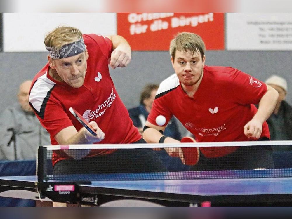 Wie im Rausch! Der TV Geseke, hier das Doppel Tobias Korff (l.) und Steffen Schmitz (r.), nahm gegen den LTV Lippstadt eindrucksvoll Revanche für die Hinspielpleite und überrollte den Nachbarn mit 9:0. Foto: Wiegand