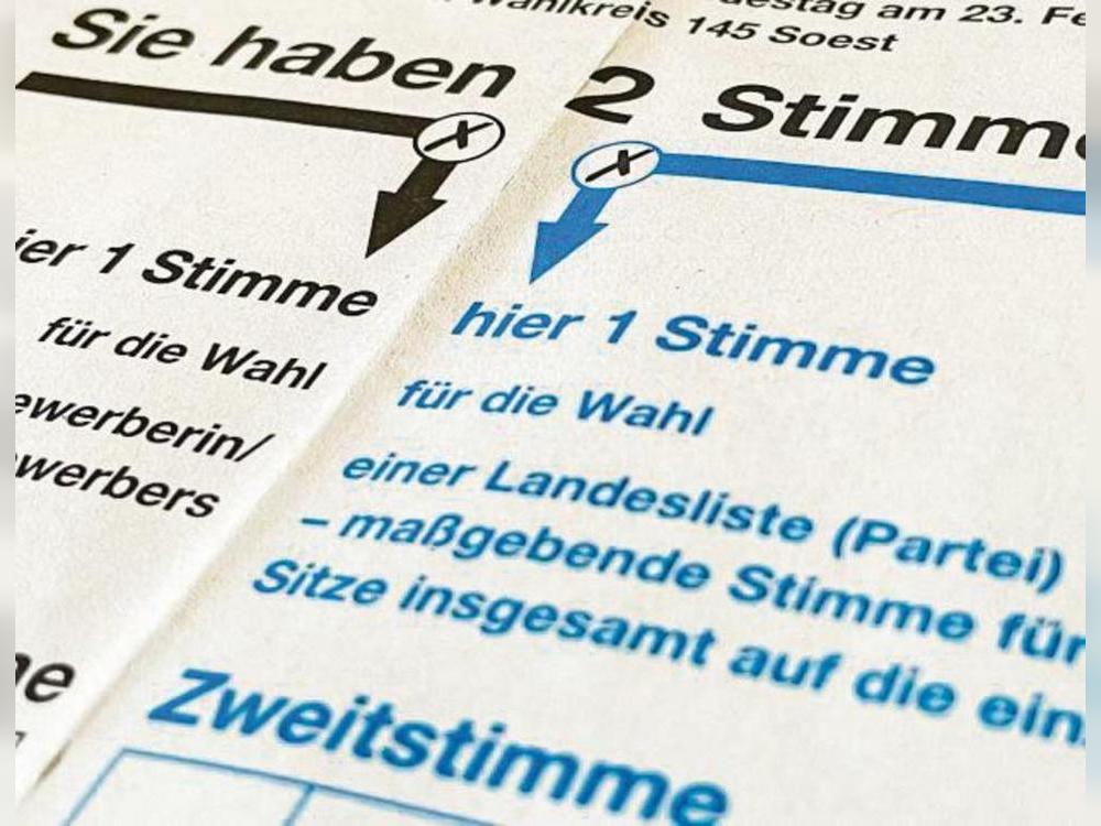 Jeder hat bei der Bundestagswahl zwei Stimmen. Ein Merkblatt, das die Stadt Büren verschickte, gibt dazu aber falsche Informationen. Foto: Winkelmann