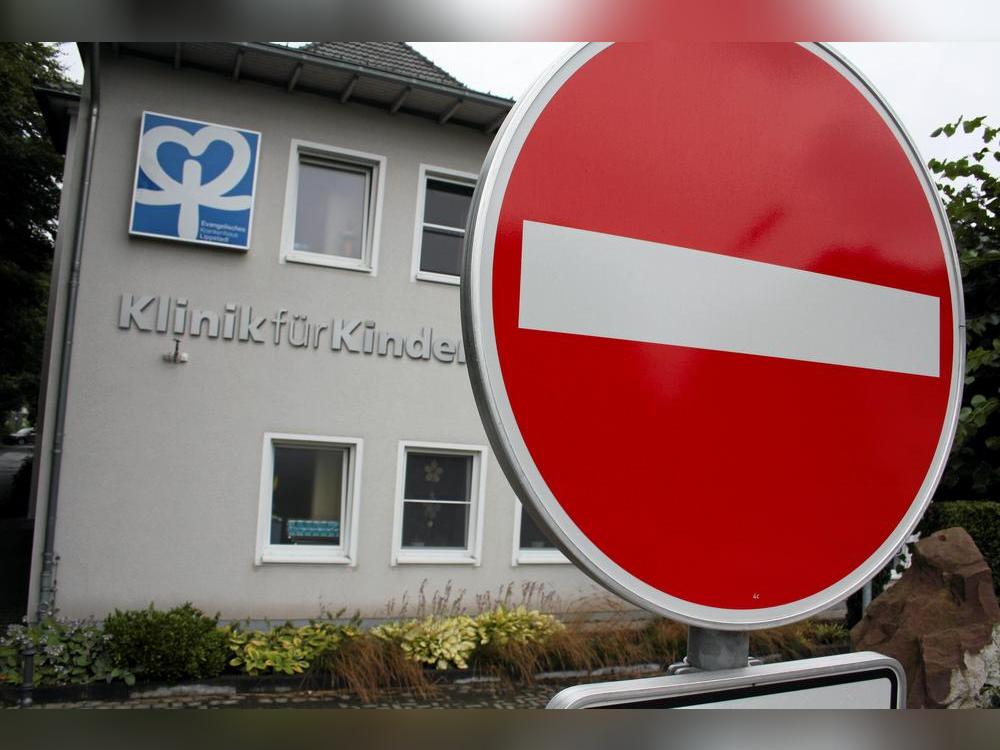 Christliches Klinikum Lippstadt: Einbahnstraße statt offener Weg? Der Streit um Schwangerschaftsabbrüche spaltet das frisch fusionierte Haus jetzt auch im Inneren. Foto: Niggenaber