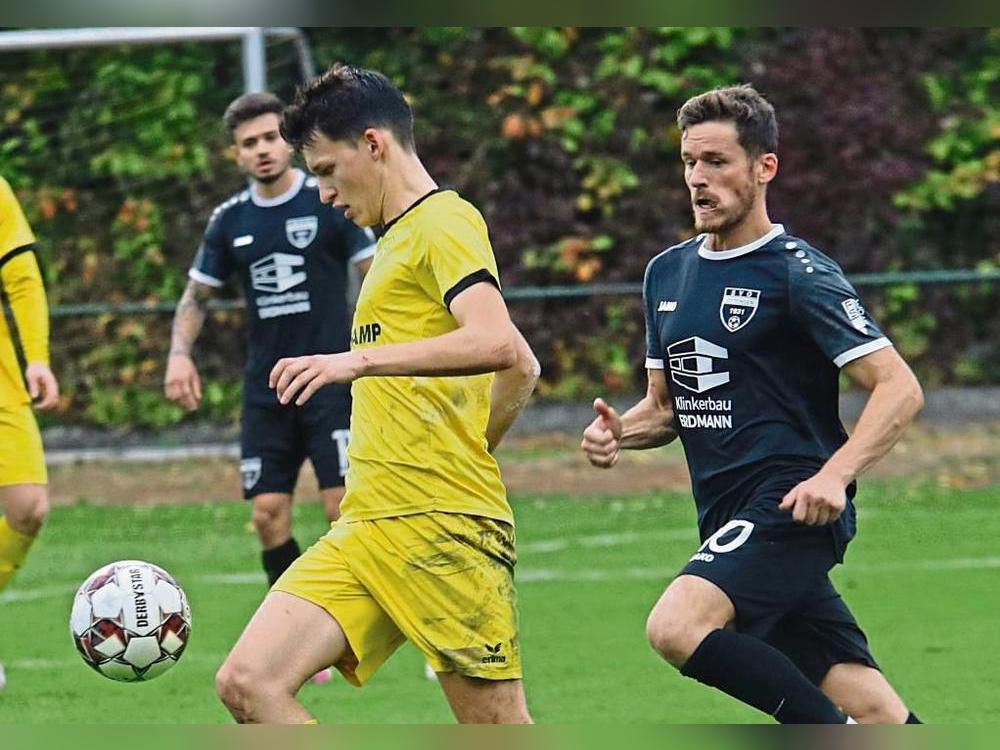 Louis Sprick (in Gelb) und der SuS Bad Westernkotten spielten mit 27 Punkten eine starke Hinserie. Diese zu bestätigen, sei das große Ziel, so Trainer Christian Nolte. Foto: Heinke