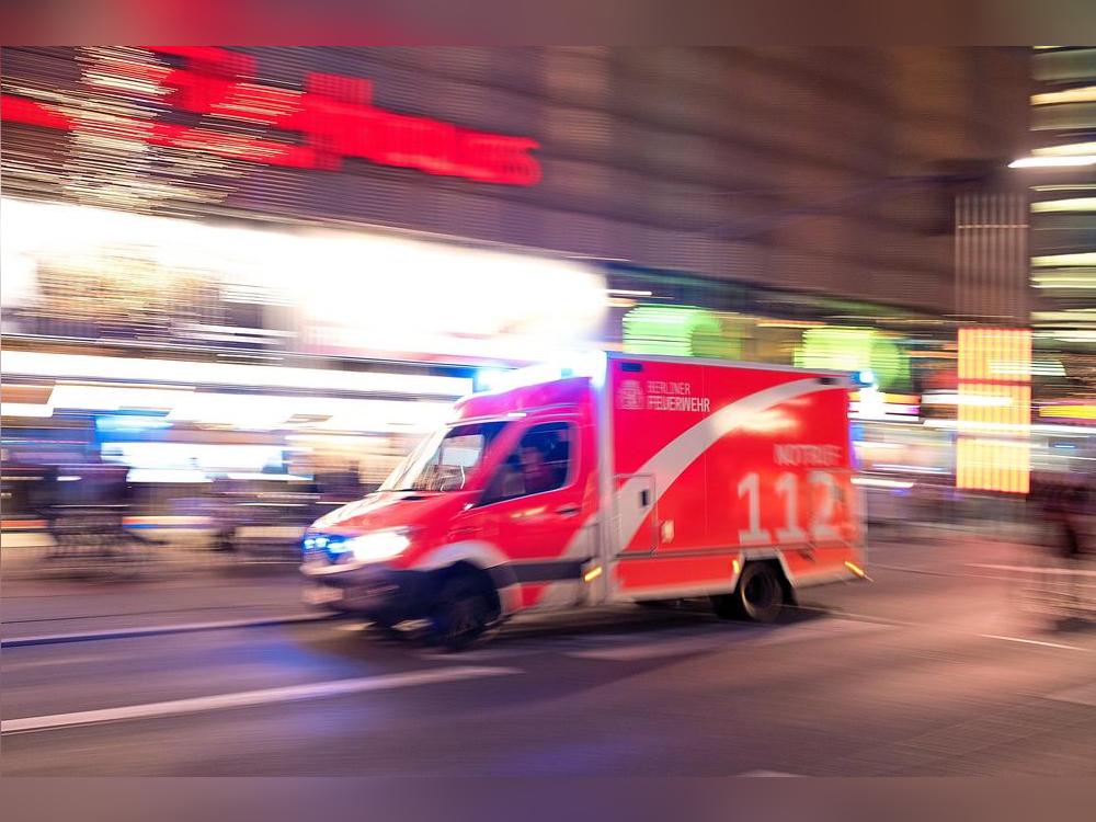 Schwer verletzt kam der Farradfahrer in ein Krankenhaus. Foto: dpa