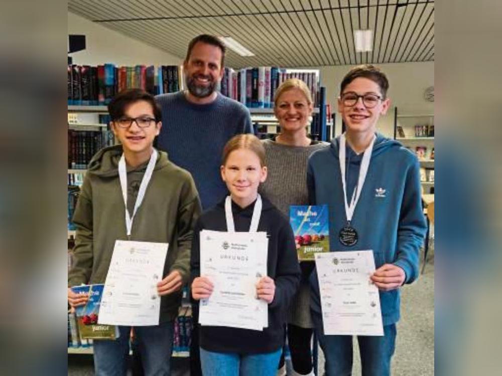 Treten bei der Mathe-Olympiade an (v.l.): Luis Castellón Rivera, Carlotta Schneider und Paul Heße.