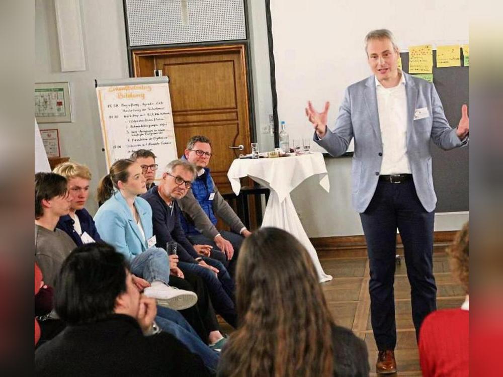 Reger Austausch beim ersten Zukunftsdialog. Foto: Puls