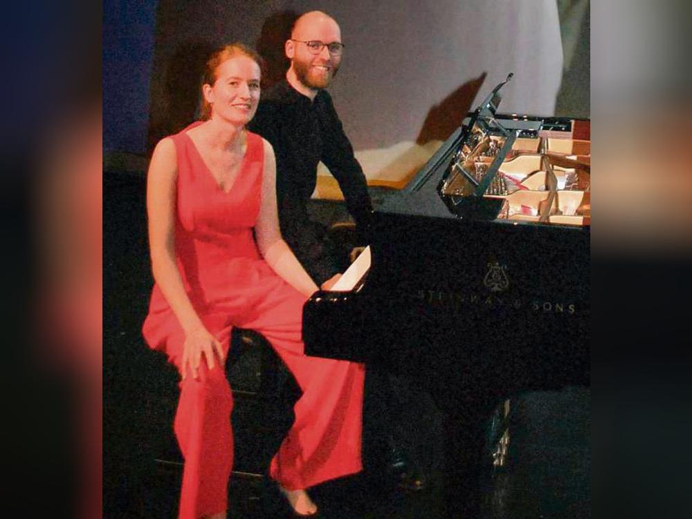 Das Onyx Klavierduo mit Marie-Thérèse Zahnlecker und Jonas Gleim aus Würzburg gehörte zu den musikalischen Gästen des „Ravel-Marathons“. Foto: Boronowsky