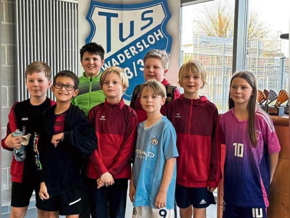 Die Farben des 1. BV Teutonia Lippstadt bei einer Badminton-Rangliste in Wadersloh vertraten Henri Müller, Simon Kern, Leo Risse, Lars Klingler, Tom Lutter, Nikolaus Kuchenbäcker, Lena Lutter und Nicolina Kuchenbäcker.